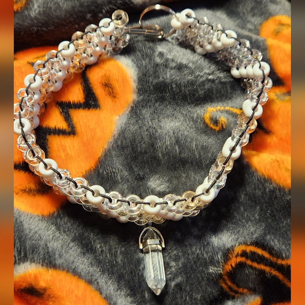 Clear quarts choker